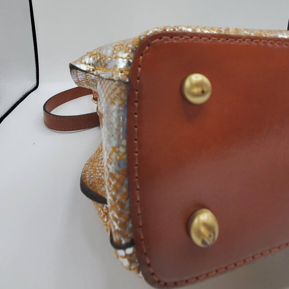 Women's Aria Shopper Metallic Spring Python - Picture 6 of 15